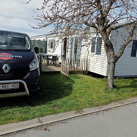 Stacaravan Bredene Met Tuin Nr 2126 Kültér fotó